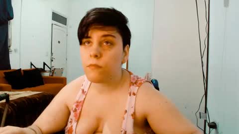 Snapshot of almondonwheels chatting on 10/07/25, 11:57 Almond online show from 10/07/25, 11:57