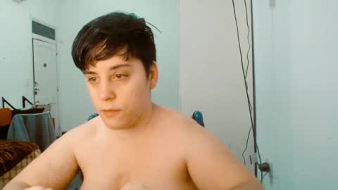 Snapshot of almondonwheels chatting on 11/04/25, 12:32 Almond online show from 11/04/25, 12:32