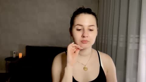 Snapshot of almostinnocent_ chatting on 11/07/25, 12:54 Anna online show from 11/07/25, 12:54