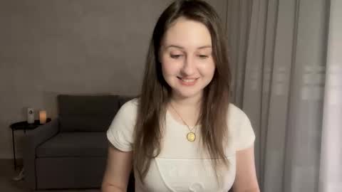 Snapshot of almostinnocent_ chatting on 11/08/25, 09:24 Anna online show from 11/08/25, 09:24