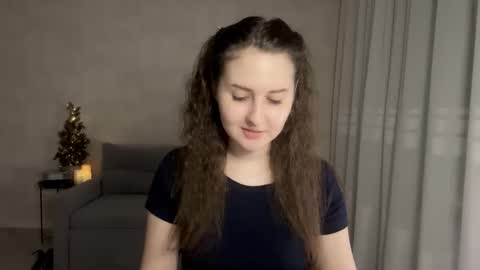 Snapshot of almostinnocent_ chatting on 12/01/25, 11:21 Anna online show from 12/01/25, 11:21