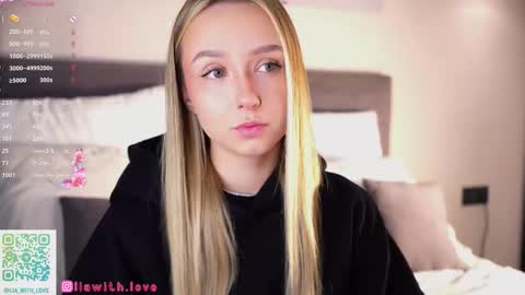 Lia online show from 09/28/25, 03:01