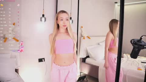 Lia online show from 05/15/26, 03:13