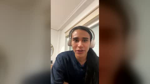 Snapshot of alogenotwink chatting on 04/03/26, 11:25 STEPHAN online show from 04/03/26, 11:25