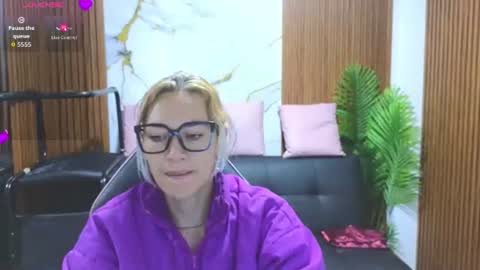 alonddra_tay online show from 07/17/26, 11:39