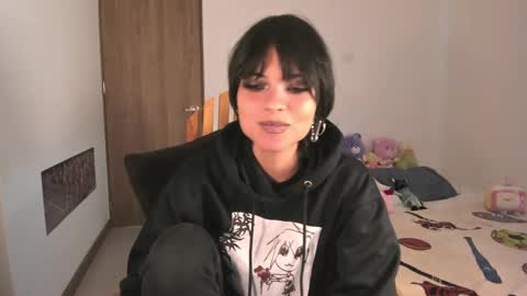 Snapshot of alone_together_ chatting on 01/20/25, 05:27 luca or garu D online show from 01/20/25, 05:27