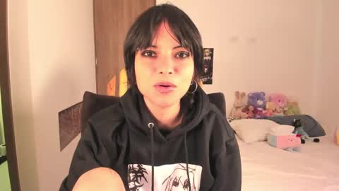 Snapshot of alone_together_ chatting on 01/21/25, 03:54 luca or garu D online show from 01/21/25, 03:54