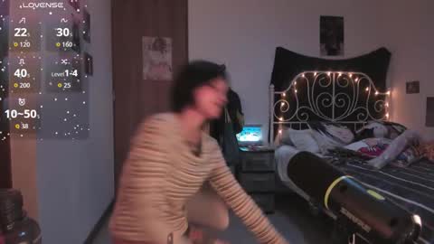 Snapshot of alone_together_ chatting on 11/29/25, 12:13 luca or garu D online show from 11/29/25, 12:13