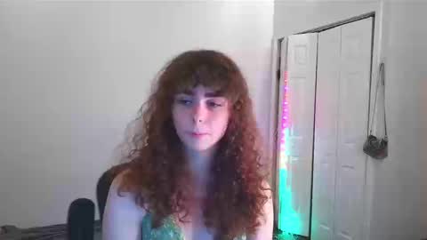 Snapshot of aloneclover4 chatting on 09/25/25, 12:47 Clover and V3M0 online show from 09/25/25, 12:47