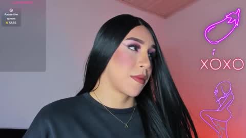 Snapshot of alonehazel chatting on 10/13/25, 02:22 Hazel Bowie online show from 10/13/25, 02:22