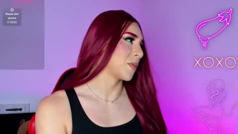 Snapshot of alonehazel chatting on 10/22/25, 01:17 Hazel Bowie online show from 10/22/25, 01:17