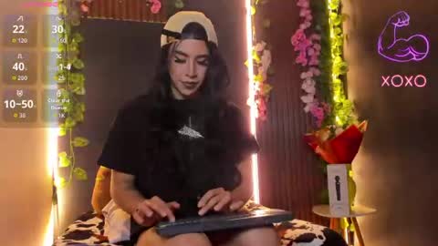 Hazel Bowie online show from 07/27/26, 03:08