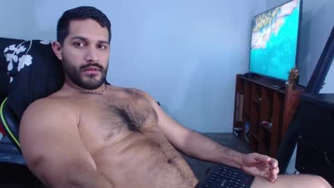Snapshot of alonxoo chatting on 12/10/24, 02:16 alonxoo online show from 12/10/24, 02:16