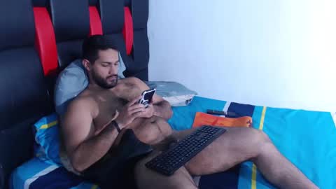 Snapshot of alonxoo chatting on 02/21/25, 12:27 alonxoo online show from 02/21/25, 12:27