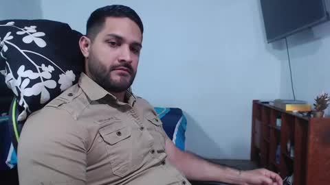 Snapshot of alonxoo chatting on 09/18/25, 03:08 alonxoo online show from 09/18/25, 03:08