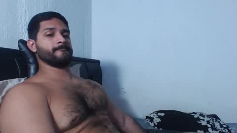 Snapshot of alonxoo chatting on 10/29/25, 02:47 alonxoo online show from 10/29/25, 02:47