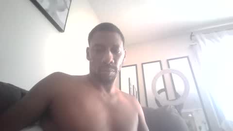 Snapshot of aloysiuz chatting on 06/08/26, 03:12 Aloysius online show from 06/08/26, 03:12