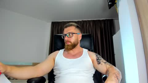 Alphaalexxx Lets reach Me 100 thumbs up online show from 06/15/26, 05:04