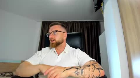 Alphaalexxx Lets reach Me 100 thumbs up online show from 06/20/26, 05:38