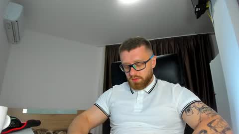 Alphaalexxx Lets reach Me 100 thumbs up online show from 06/24/26, 05:34