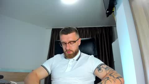 Alphaalexxx Lets reach Me 100 thumbs up online show from 07/08/26, 05:28