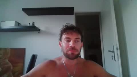 Snapshot of alphah_hunk chatting on 09/17/25, 05:25 alphah_hunk online show from 09/17/25, 05:25