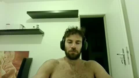 Snapshot of alphah_hunk chatting on 10/10/25, 06:29 alphah_hunk online show from 10/10/25, 06:29