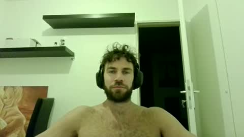 Snapshot of alphah_hunk chatting on 10/11/25, 06:39 alphah_hunk online show from 10/11/25, 06:39