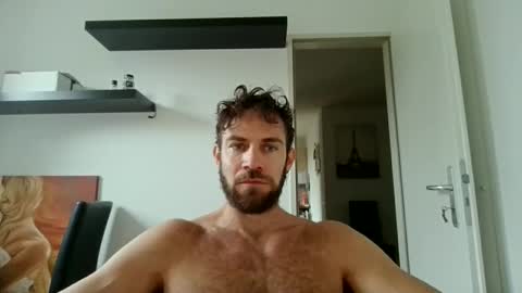 Snapshot of alphah_hunk chatting on 10/13/25, 10:37 alphah_hunk online show from 10/13/25, 10:37