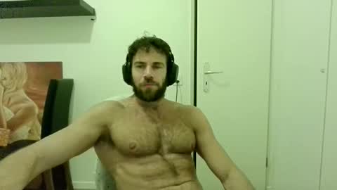 Snapshot of alphah_hunk chatting on 10/18/25, 07:36 alphah_hunk online show from 10/18/25, 07:36