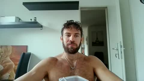 Snapshot of alphah_hunk chatting on 10/20/25, 10:38 alphah_hunk online show from 10/20/25, 10:38