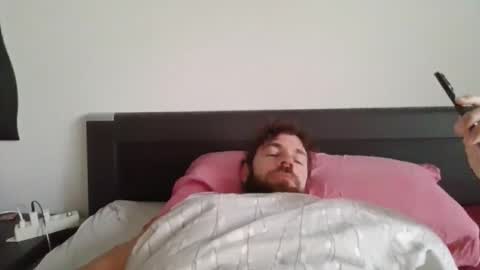 Snapshot of alphah_hunk chatting on 10/29/25, 07:43 alphah_hunk online show from 10/29/25, 07:43