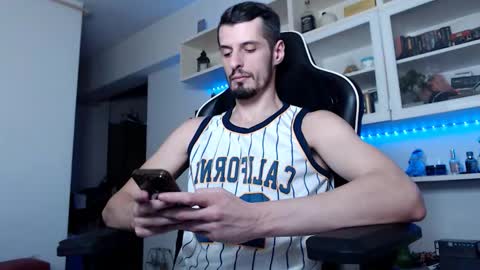 Snapshot of alphamastertodd chatting on 11/30/25, 08:07 MasterTodd online show from 11/30/25, 08:07