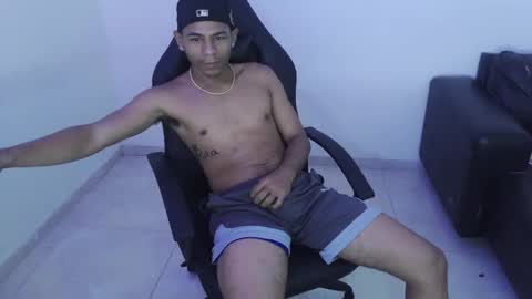 Snapshot of alphas_latins chatting on 03/12/26, 01:56 alphas_latins online show from 03/12/26, 01:56