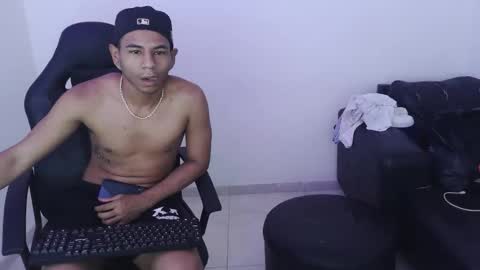 Snapshot of alphas_latins chatting on 03/18/26, 01:09 alphas_latins online show from 03/18/26, 01:09