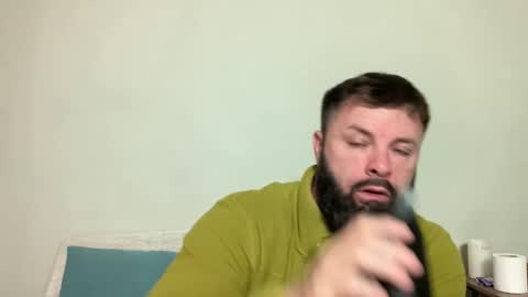 Snapshot of alphasparks chatting on 10/10/25, 03:05 Jhonny online show from 10/10/25, 03:05