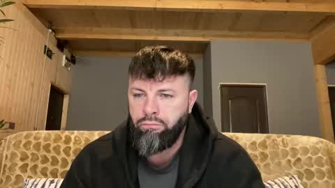 Snapshot of alphasparks chatting on 11/25/25, 04:12 Jhonny online show from 11/25/25, 04:12