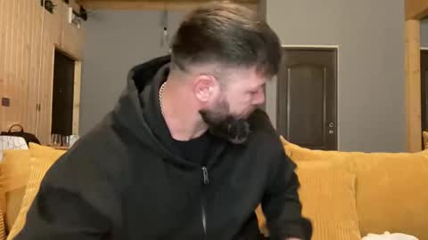 Snapshot of alphasparks chatting on 12/01/25, 03:44 Jhonny online show from 12/01/25, 03:44