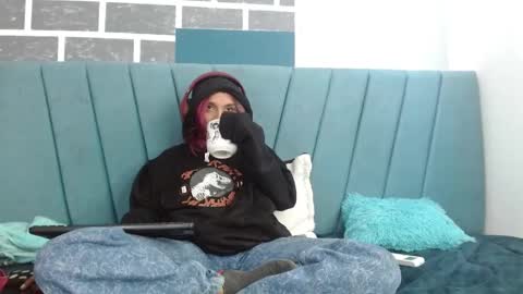 Alter  online show from 03/01/25, 06:21