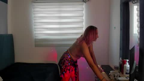 Alter  online show from 09/15/25, 11:54