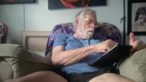 Snapshot of altman4117c chatting on 05/13/26, 11:33 altman4117c online show from 05/13/26, 11:33
