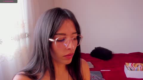Snapshot of aluna_0310 chatting on 12/28/24, 08:25 . . online show from 12/28/24, 08:25