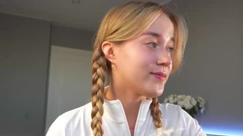 Amelia NEXT STREAM  online show from 10/17/25, 02:08