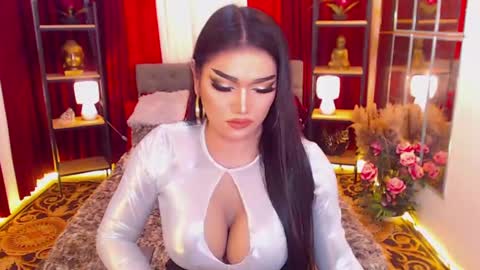 Snapshot of alurajhenson chatting on 01/22/25, 10:37 Alura Jhenson online show from 01/22/25, 10:37