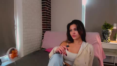Amelia online show from 09/09/25, 12:05