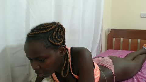 Snapshot of alvine_keji chatting on 10/24/25, 03:25 Alvine keji online show from 10/24/25, 03:25
