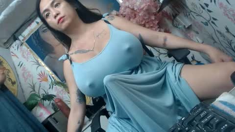 SARAHEYHEYHUGECOCK online show from 11/18/25, 01:55