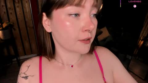 Snapshot of alwayssunnny chatting on 05/05/26, 05:59 Lilu online show from 05/05/26, 05:59
