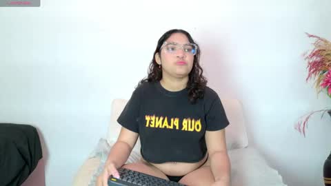 aly_n_sebas online show from 04/07/26, 03:40