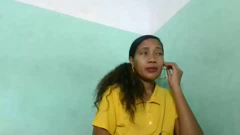 Snapshot of alyahtah chatting on 06/10/26, 06:01 alyahtah online show from 06/10/26, 06:01